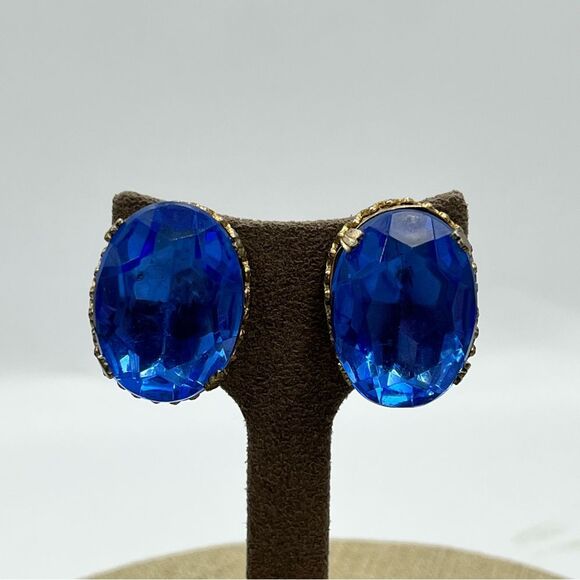 Jewelry - Vintage Elegant deep Blue glass Oval Gemstone Earrings